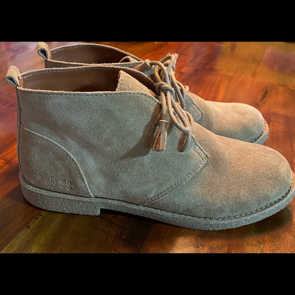 Lucky Brand suede bootie size 6